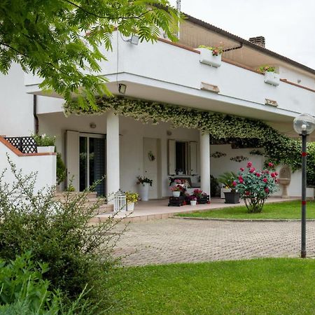 Parco Delle Rose Villa Sulmona Bagian luar foto
