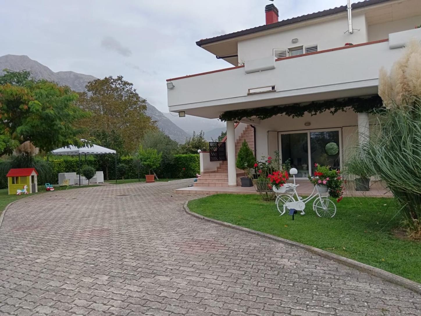 Parco Delle Rose Villa Sulmona Bagian luar foto