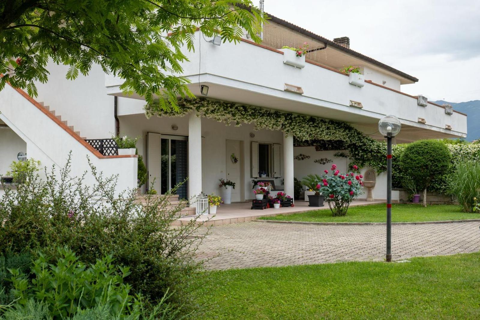 Parco Delle Rose Villa Sulmona Bagian luar foto
